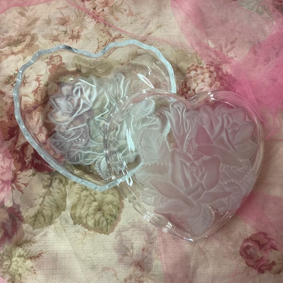 🎉⭐️Host Pick⭐️🎉Vintage Large Glass Heart Trinket /Jewelry Dish - Picture 3 of 6